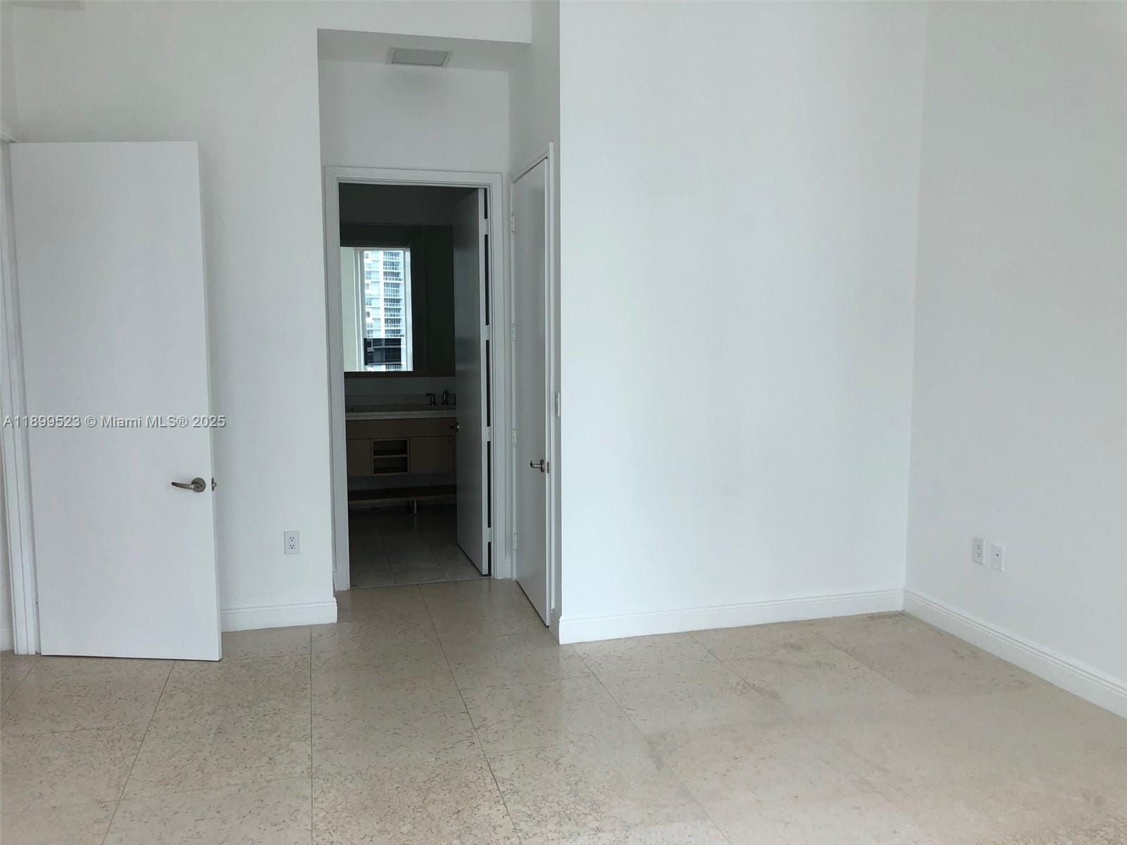 900 Brickell Key Boulevard 2205, Miami, FL 33131 photo 25