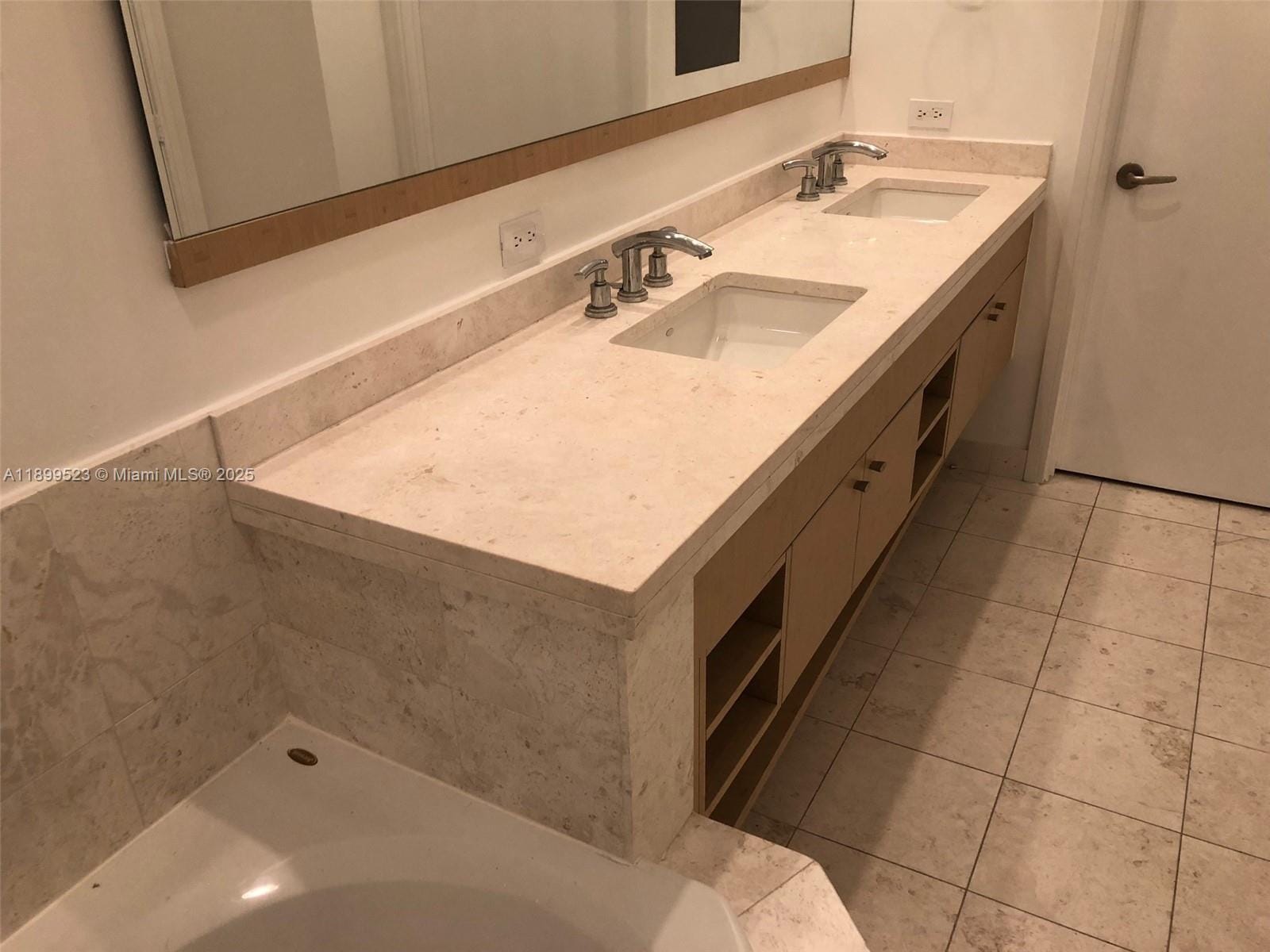 900 Brickell Key Boulevard 2205, Miami, FL 33131 photo 29