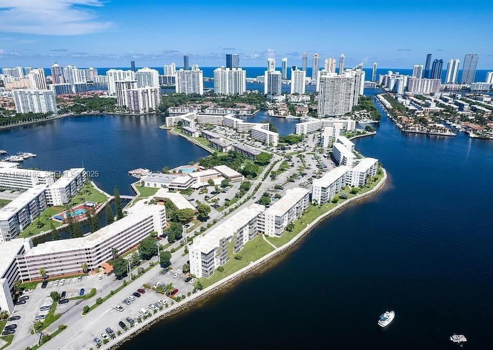 2920 Point East Drive N311, Aventura, FL 33160, Aventura