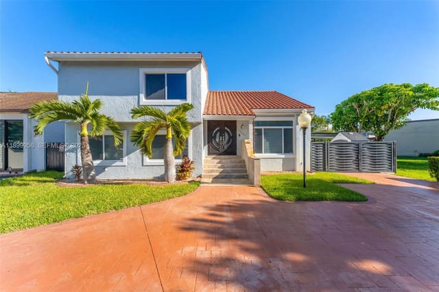 11437 SW 34th Lane, sold in Hacienda Estates, Miami, FL