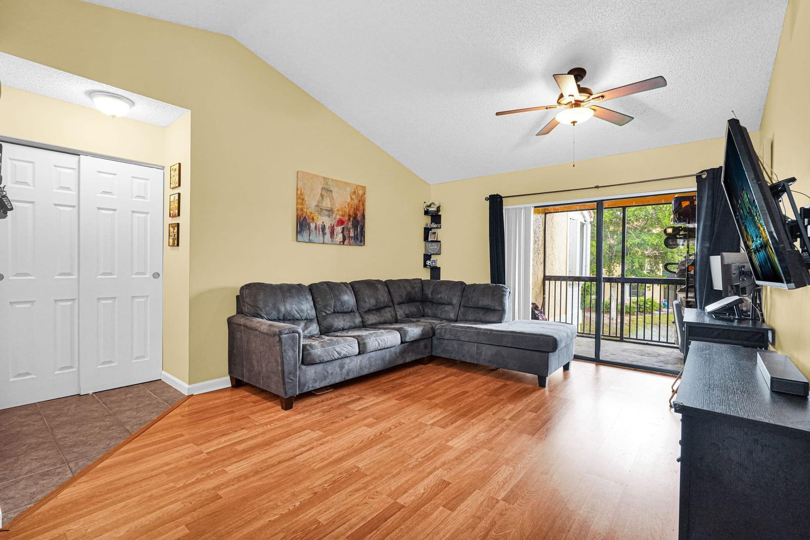 5861 Riverside Drive 206 — photo 3