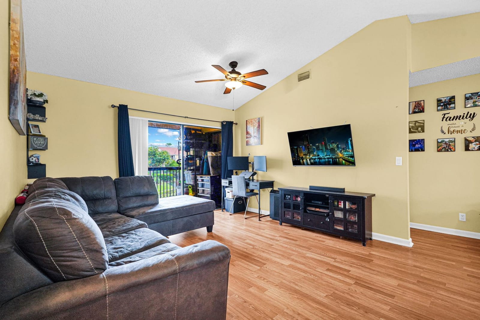 5861 Riverside Drive 206 — photo 4