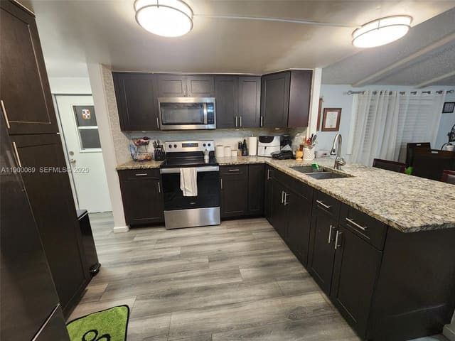 21640 NW 3rd Street, Pembroke Pines, FL 33029