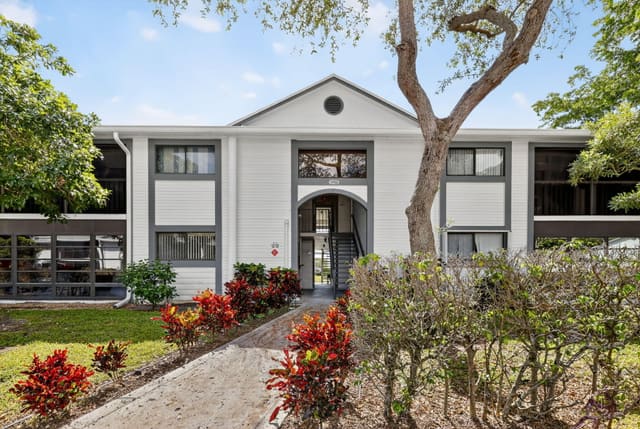 15453 Lakes Of Delray Boulevard 207, Delray Beach, FL 33484