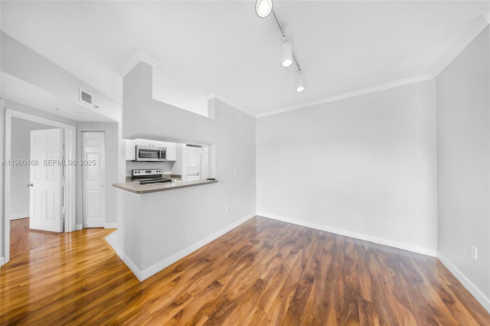 17125 N Bay Road 3301 — photo 4