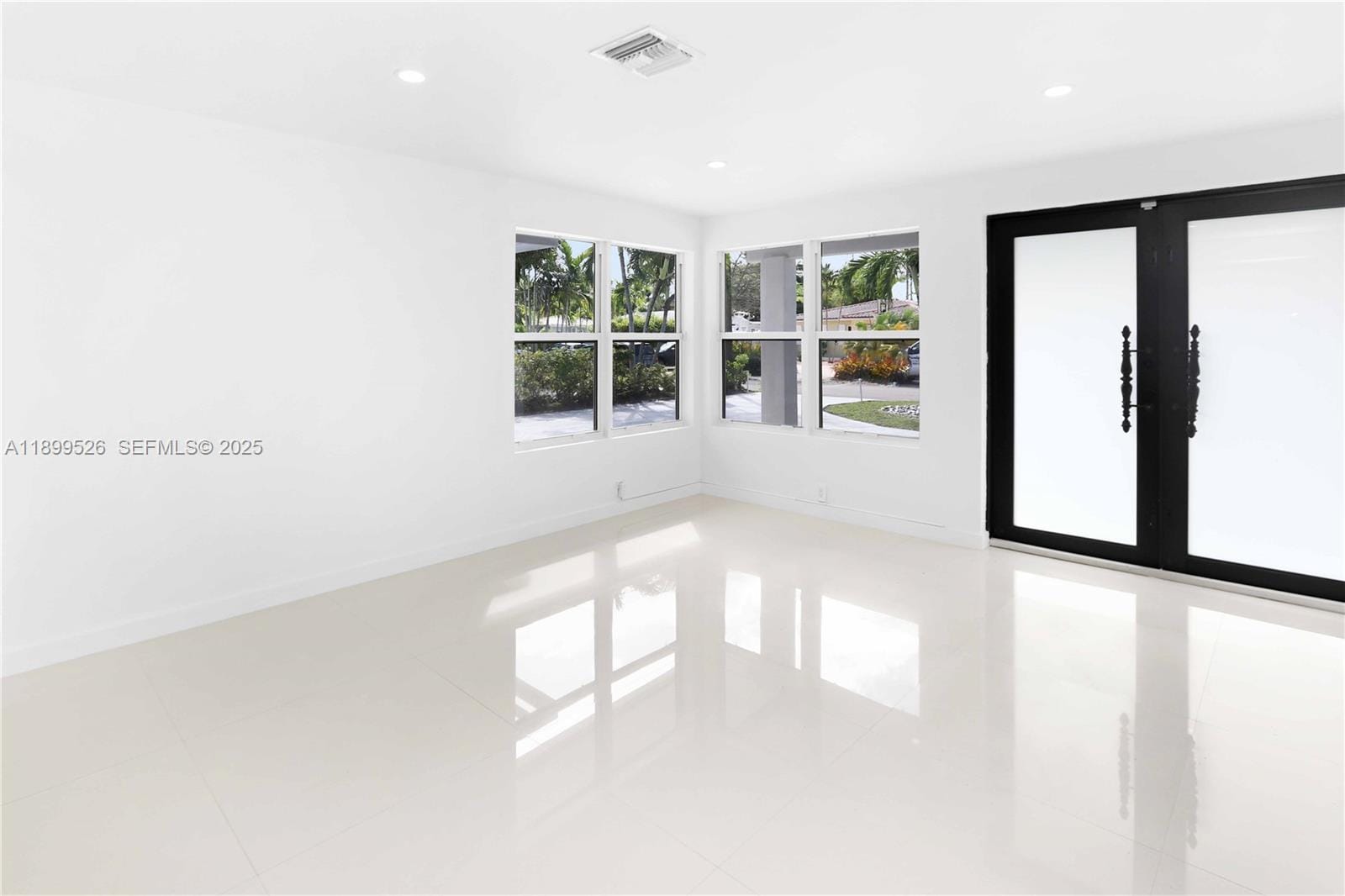 1429 Rodman Street — photo 5
