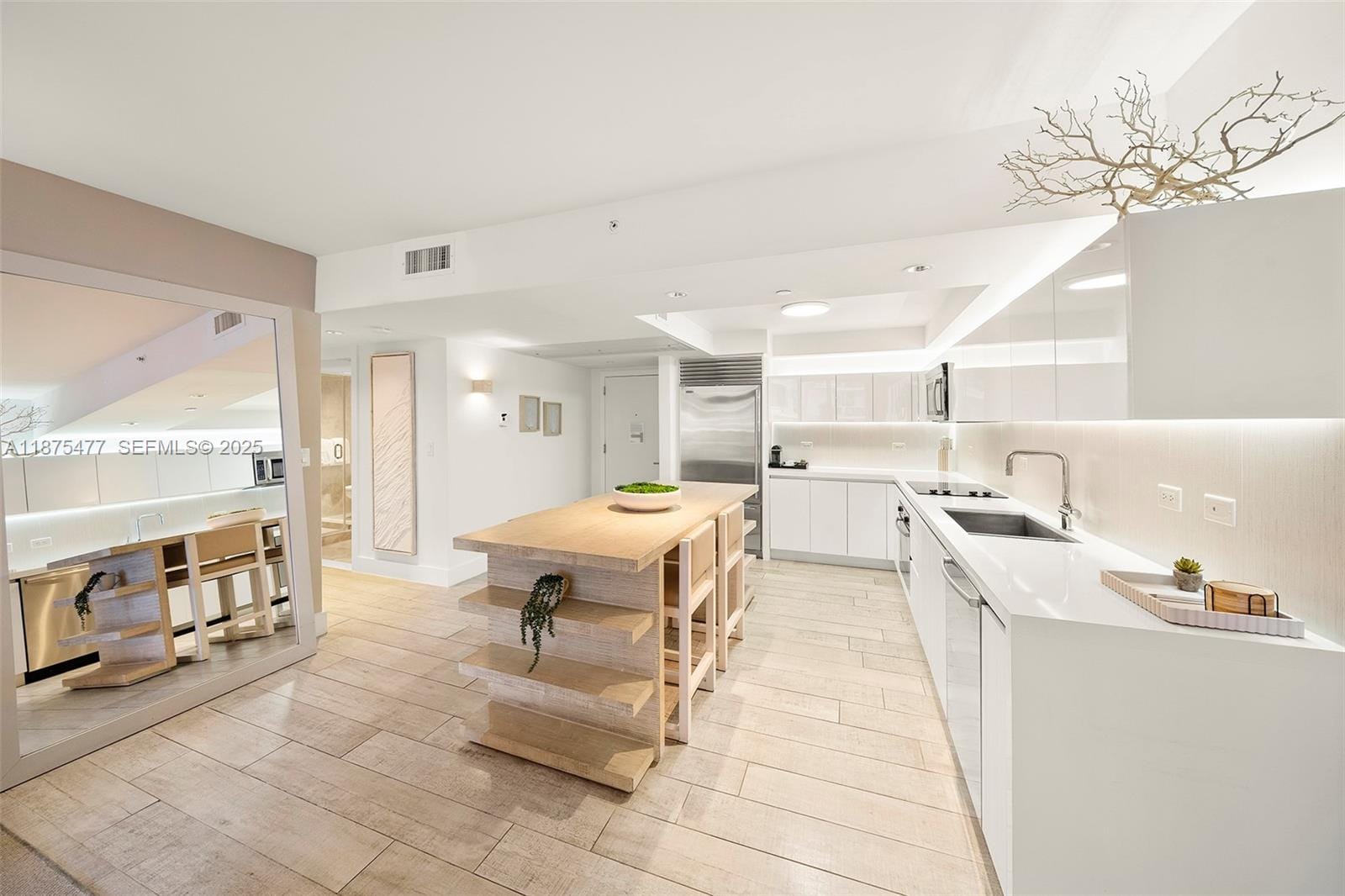 102 24th Street 1202, Miami Beach, FL 33139 photo 2