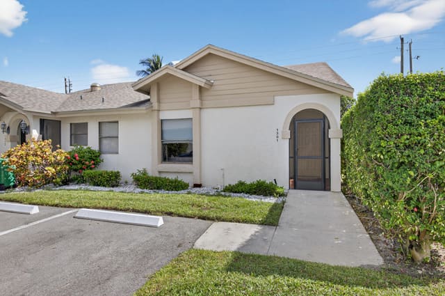 1301 NW 23rd Lane, Delray Beach, FL 33445