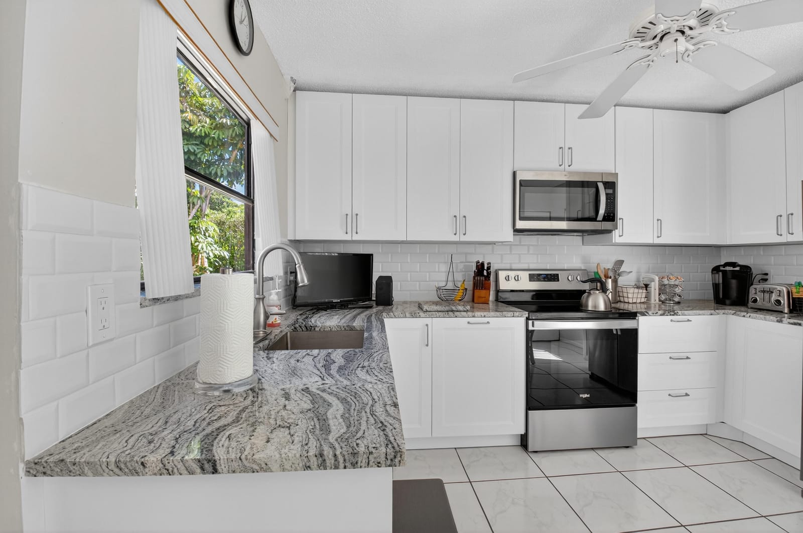 1301 NW 23rd Lane, Delray Beach, FL 33445 photo 3