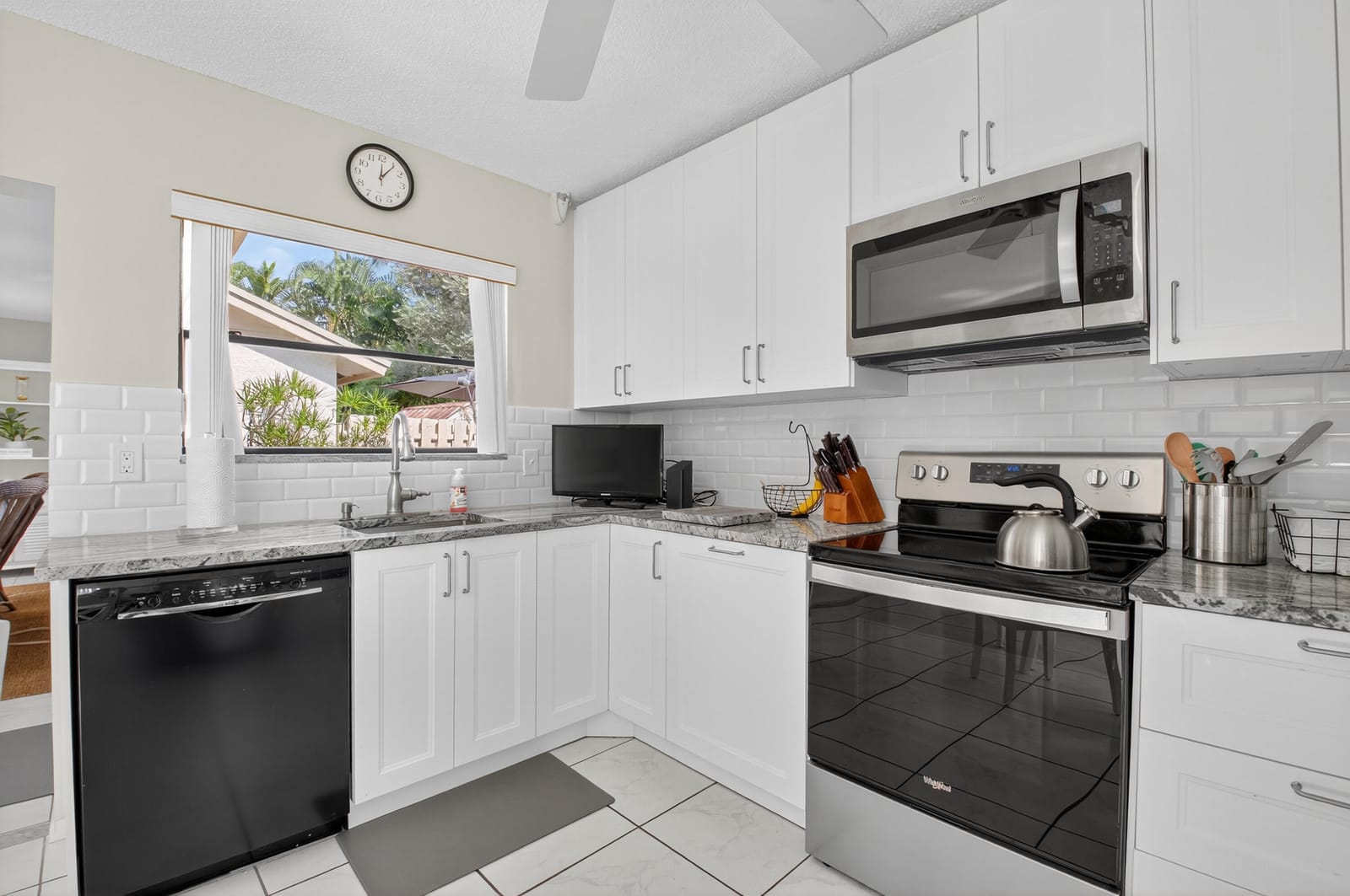 1301 NW 23rd Lane, Delray Beach, FL 33445 photo 5