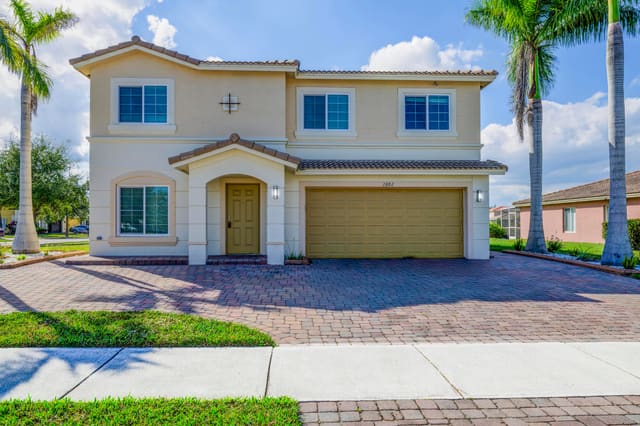 2882 SW Cape Breton Drive, Port St. Lucie, FL 34953