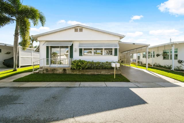 4300 SE Saint Lucie Boulevard 142, sold in Hidden Harbour, Stuart, FL