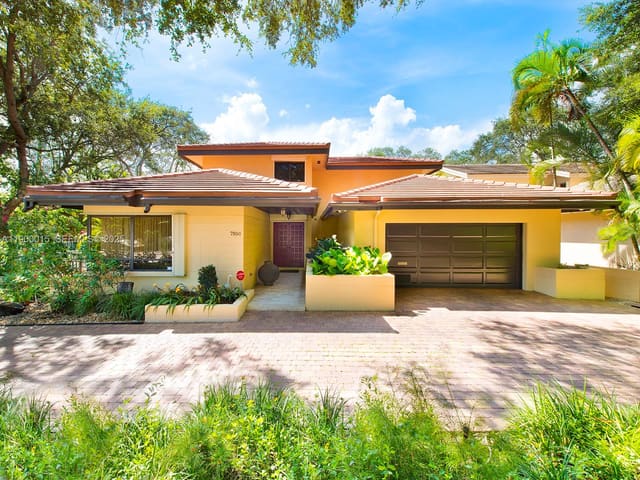 7950 Old Cutler Road, sold in Coral Gables Bisc Bay Sec, Coral Gables, FL