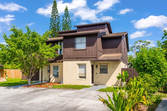 3755 Mil Stream Ct, sold in Mil Lake Estates, Greenacres, FL