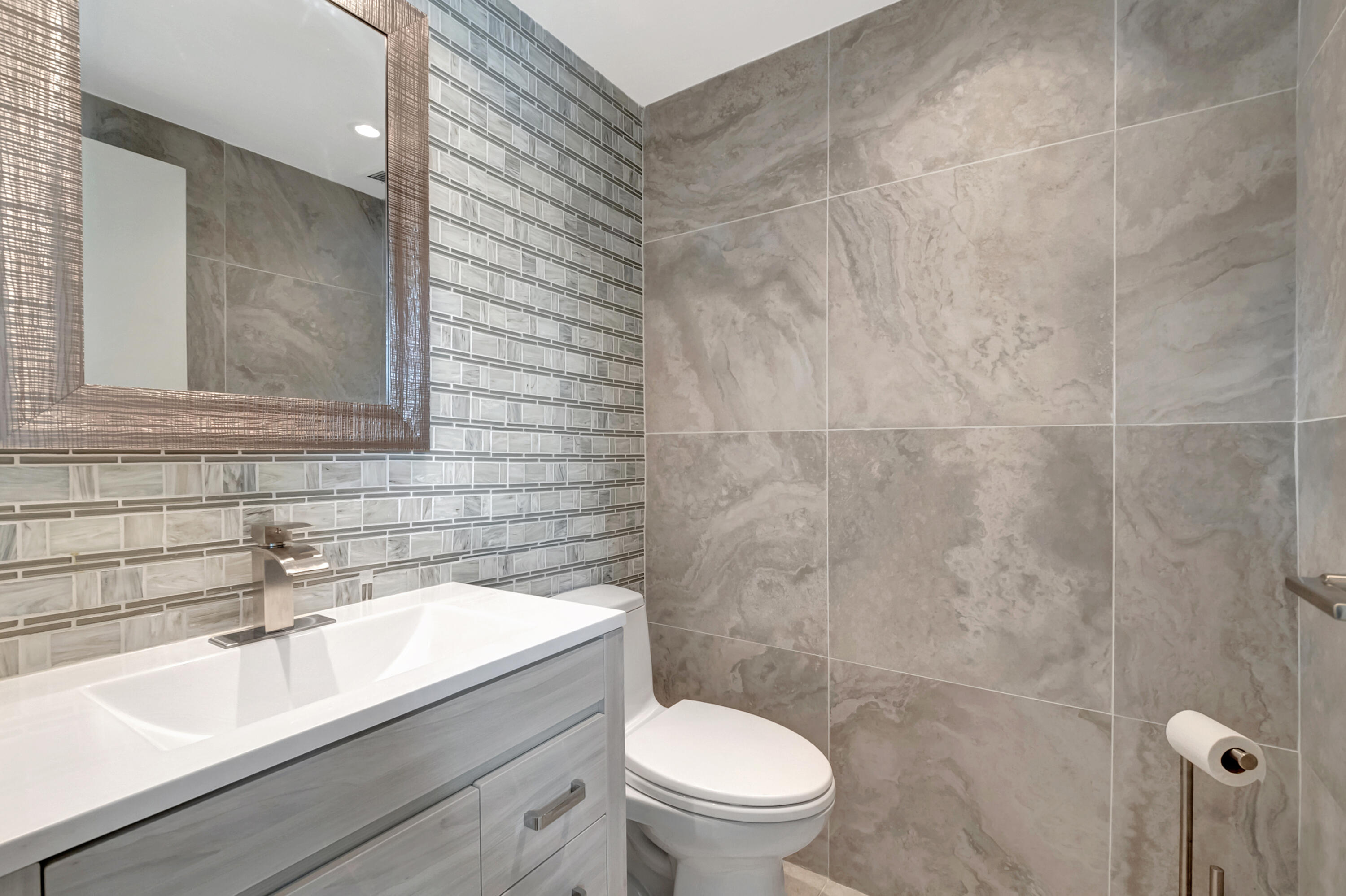 195 Monaco E 195, Delray Beach, FL 33446 photo 16