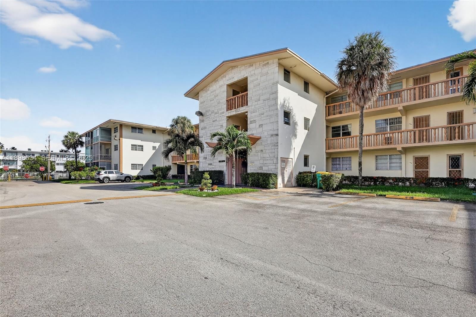 16750 NE 14th Avenue 310, Miami, FL 33162 photo 23
