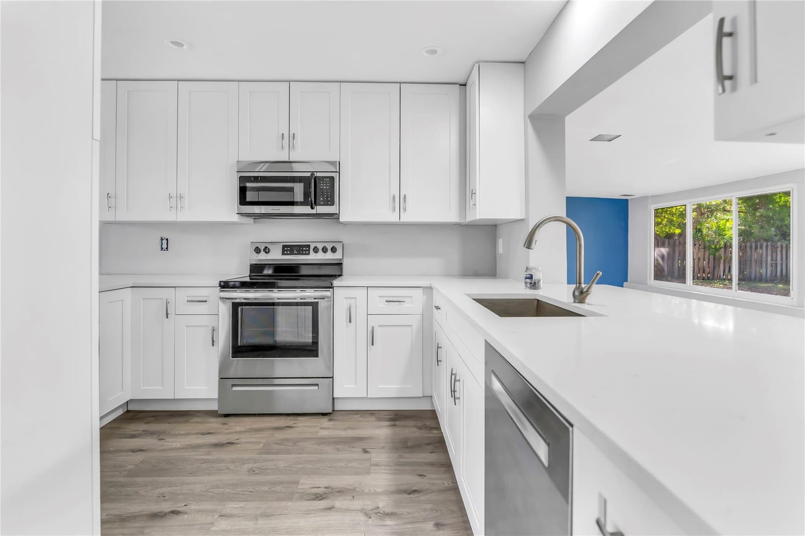 827 SE 10th Terrace, Deerfield Beach, FL 33441 photo 21