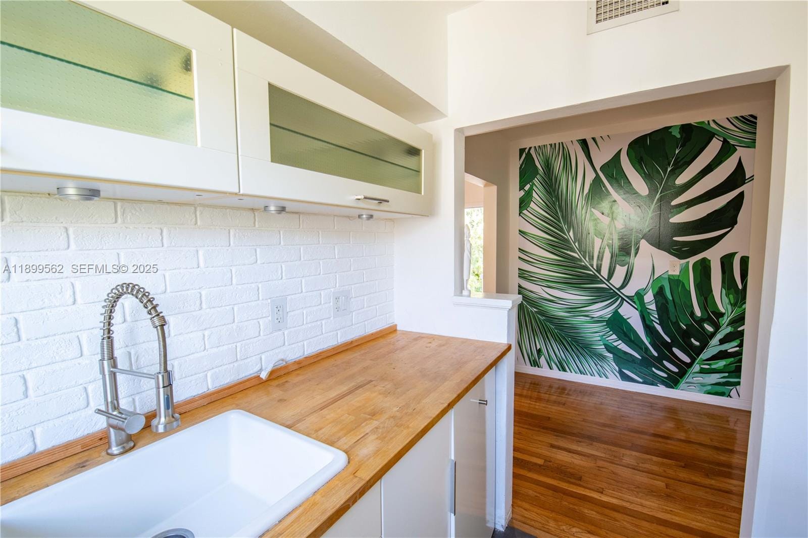 1485 Bay Road, Miami Beach, FL 33139 photo 6