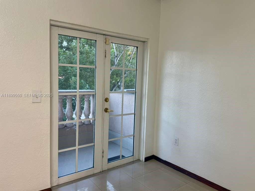 420 E 1st Avenue B204 — photo 8