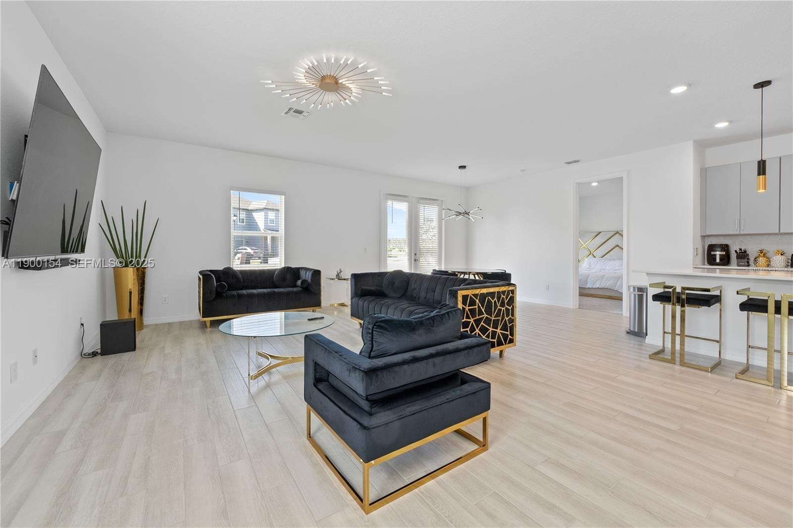 2375 Lancashire Street — photo 11