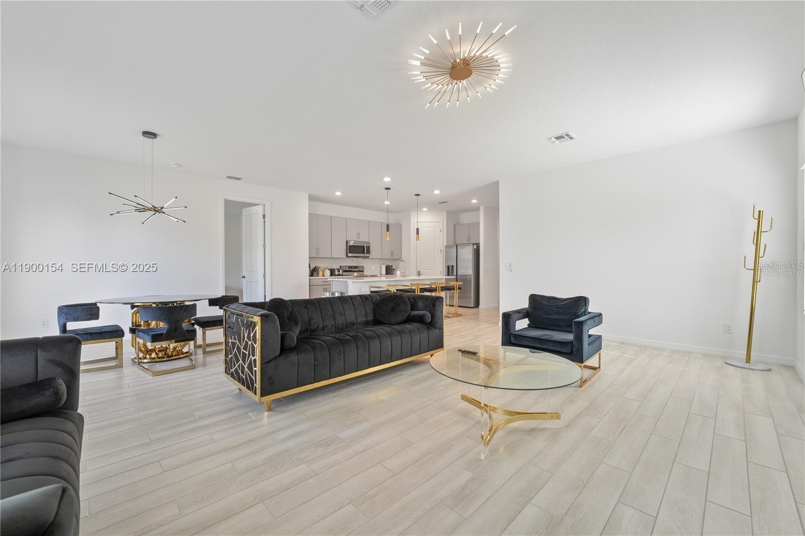 2375 Lancashire Street — photo 12