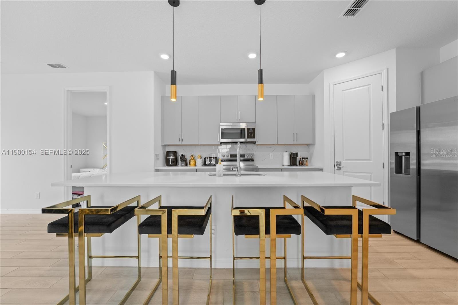 2375 Lancashire Street — photo 8