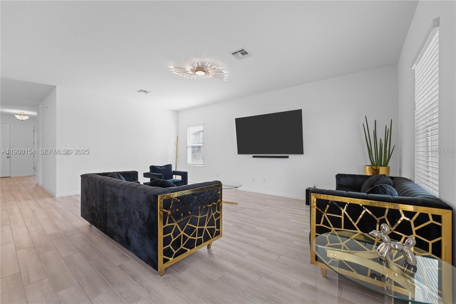 2375 Lancashire Street — photo 10