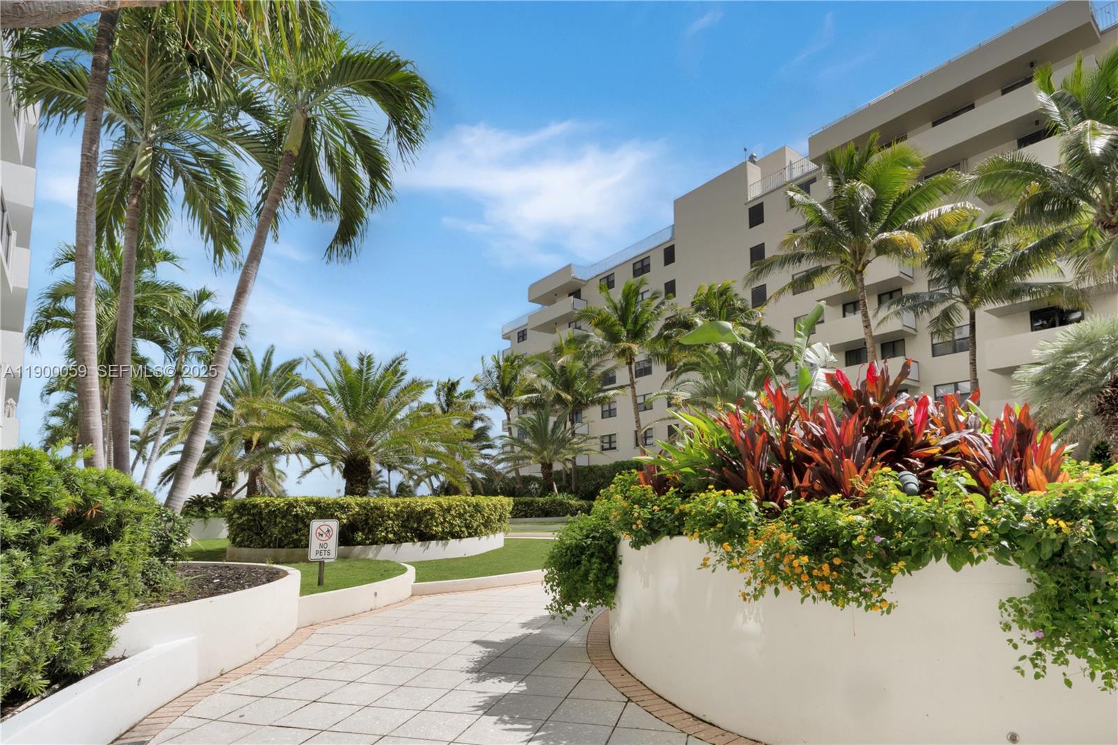100 Lincoln Road 607 — photo 3