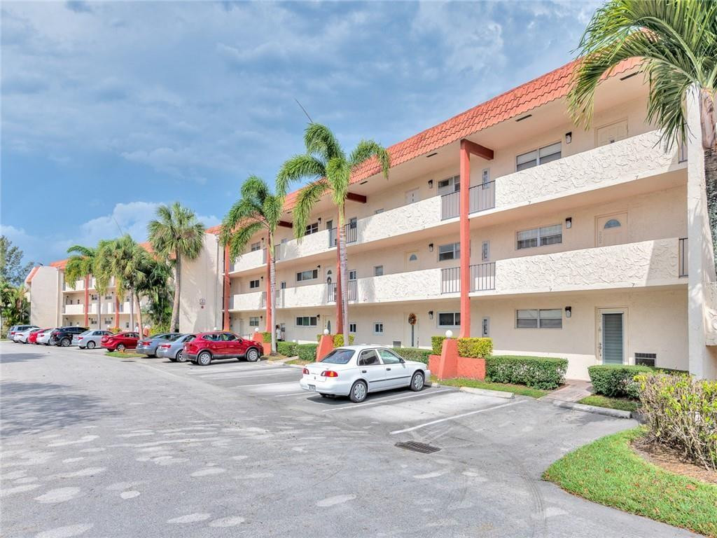 9800 N Hollybrook Lake Drive 202, Pembroke Pines, FL 33025, Pembroke Pines