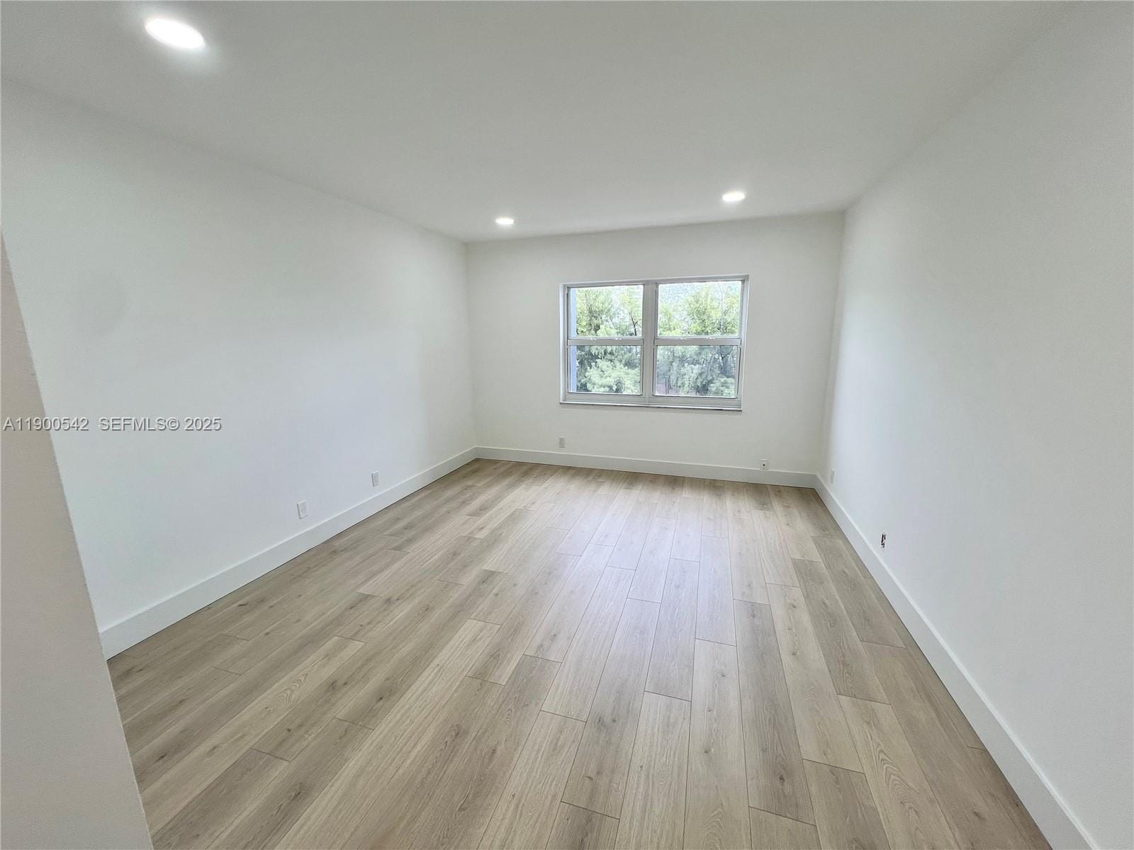 300 Diplomat Parkway 518 — photo 11