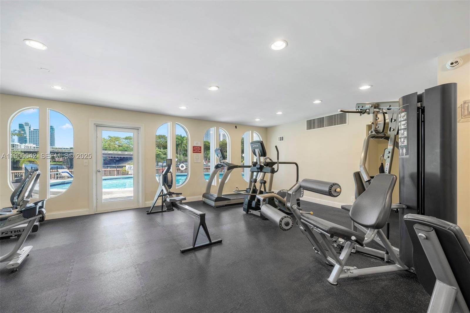 300 Diplomat Parkway 518 — photo 6