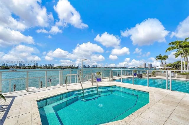 800 W Ave Ph22 PH22, sold in South Bay Club Condo, Miami Beach, FL