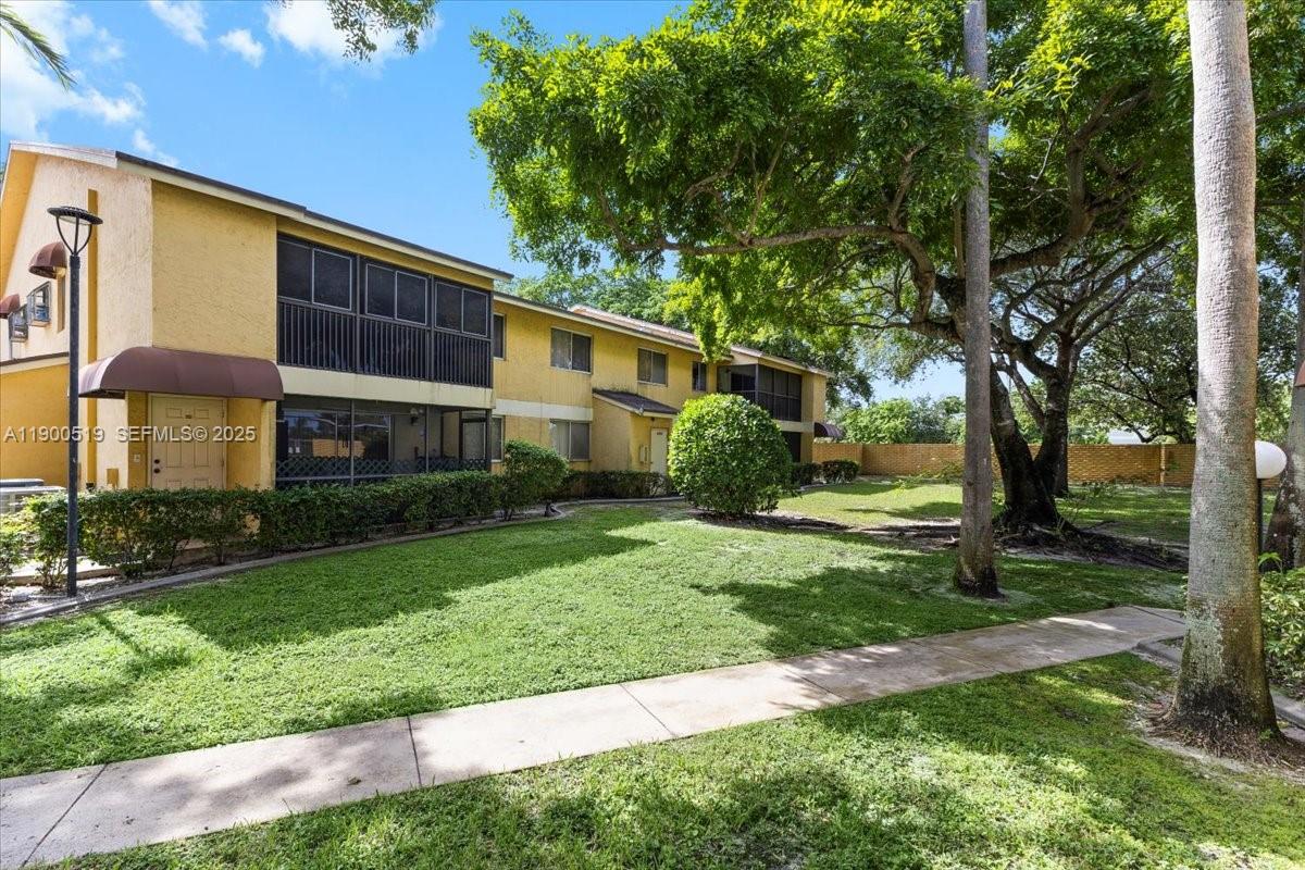 3047 N Oakland Forest Drive 204, Oakland Park, FL 33309, Oakland Park
