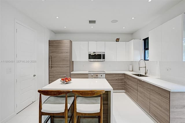 650 NE 193rd Terrace, sold in Aventura Isles, Miami, FL