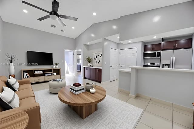 18350 NW 68th Avenue F, Hialeah, FL 33015