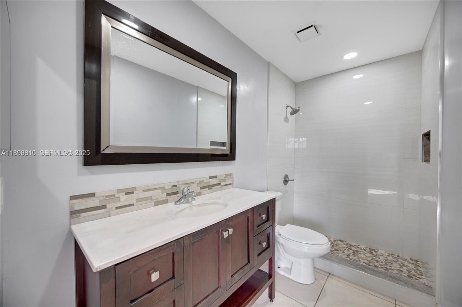 18350 NW 68th Avenue F, Hialeah, FL 33015 photo 14