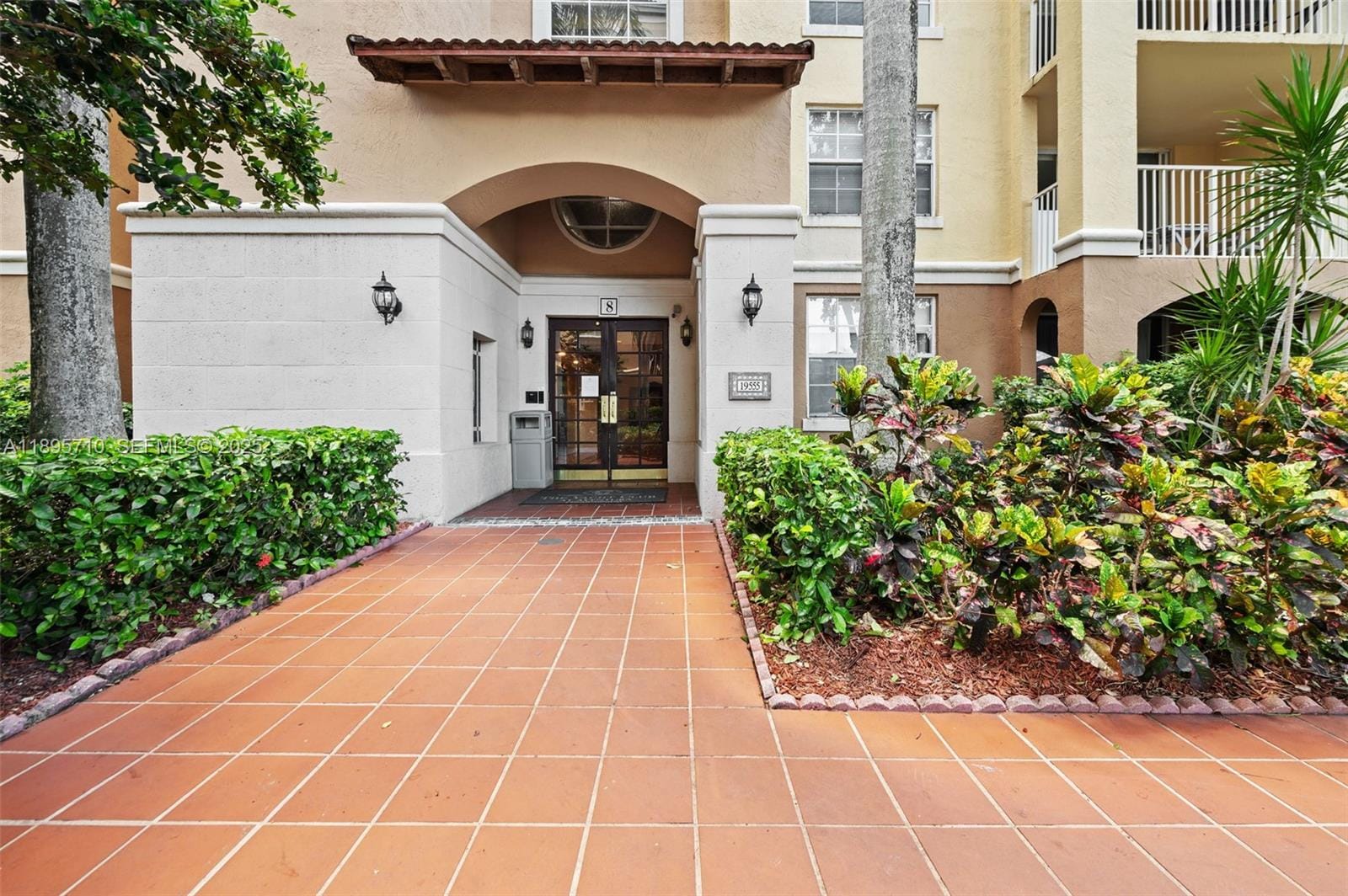 19555 E Country Club Drive 8308, Aventura, FL 33180 photo 2