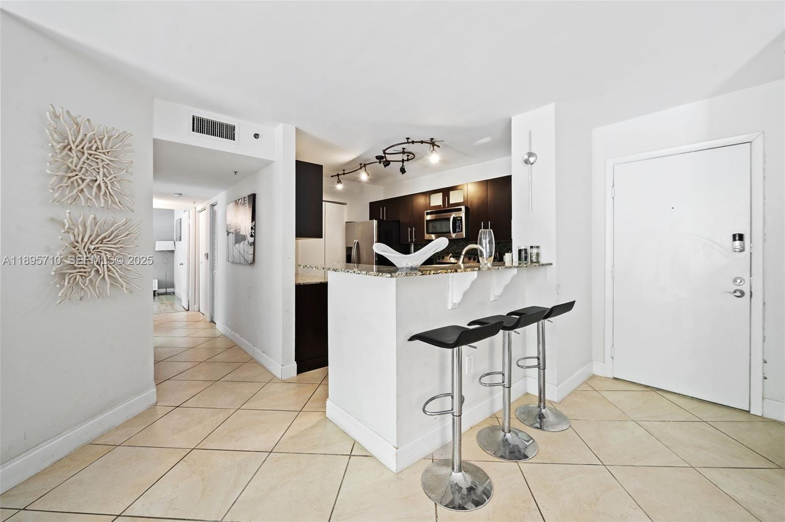 19555 E Country Club Drive 8308, Aventura, FL 33180 photo 14