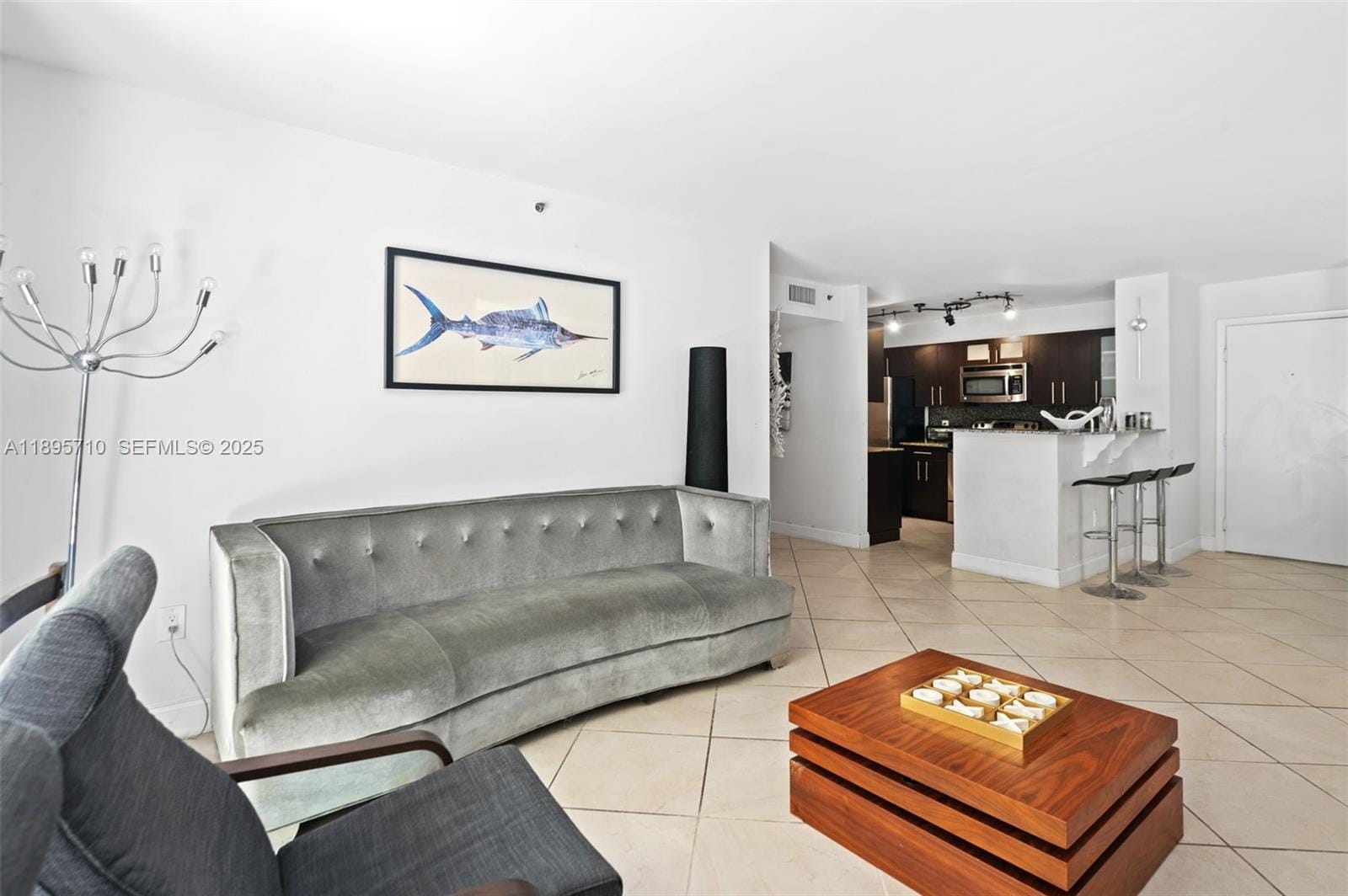 19555 E Country Club Drive 8308, Aventura, FL 33180 photo 6