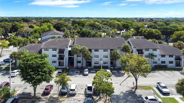 7090 NW 179th Street 109, Hialeah, FL 33015