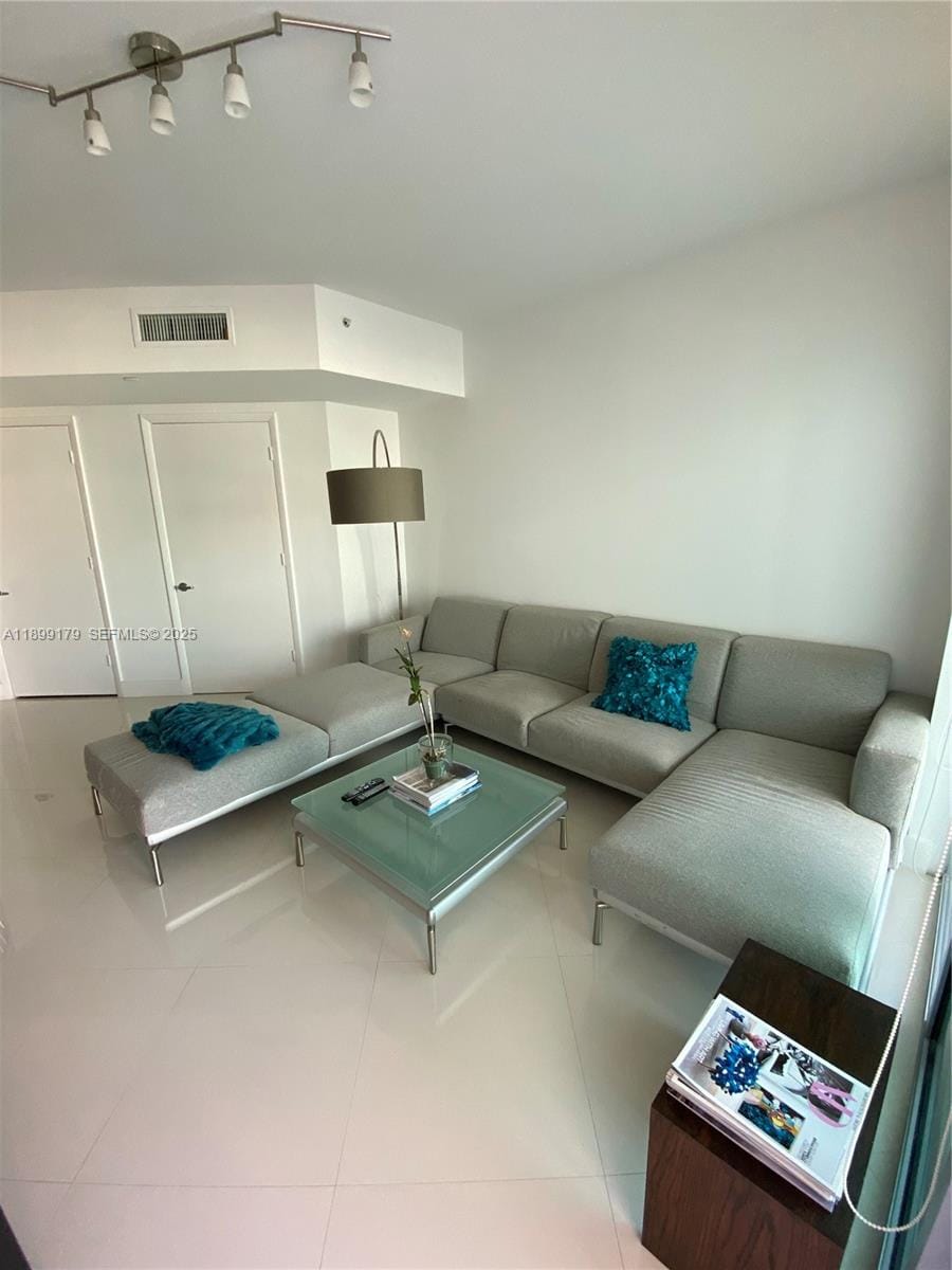 350 S Miami Avenue 3811, Miami, FL 33130 photo 6