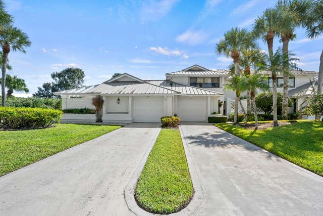 5610 SE Foxcross Place, Mariner Sands Club Villas, Stuart, FL