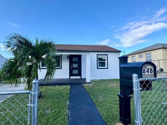 848 W 4th Street, Riviera Beach, FL 33404