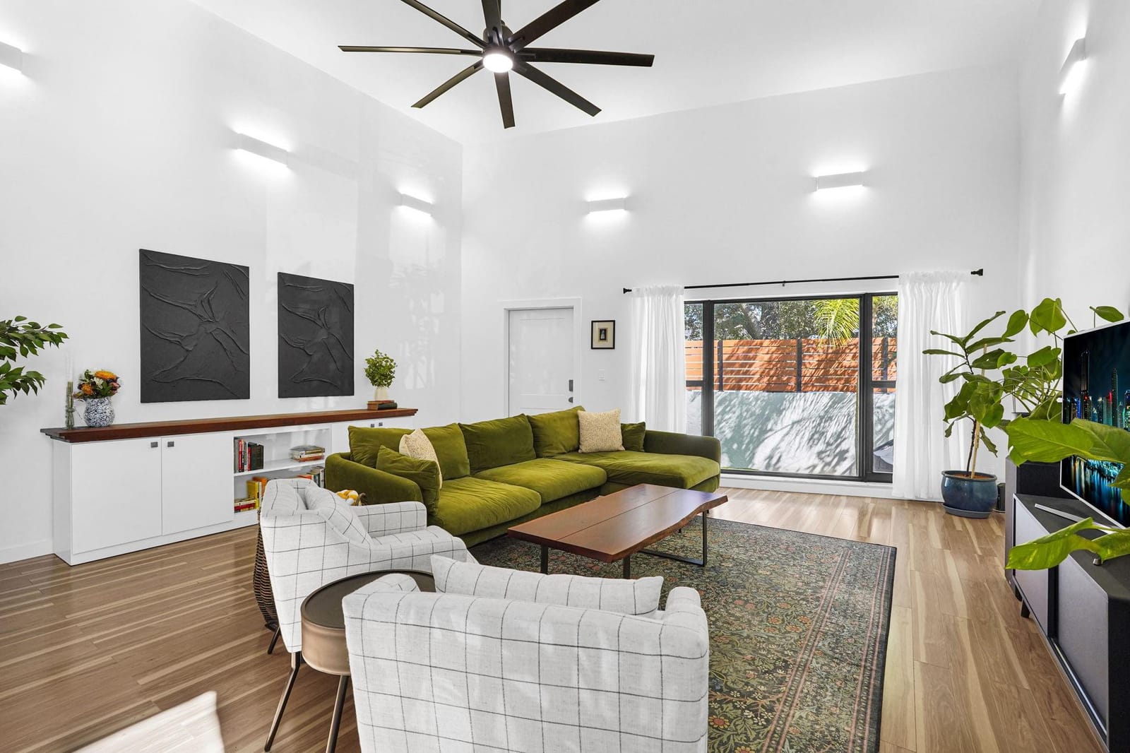 3000 NE 8th Terrace B-5 — photo 5
