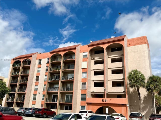5201 NW 7th Street 212, Miami, FL 33126
