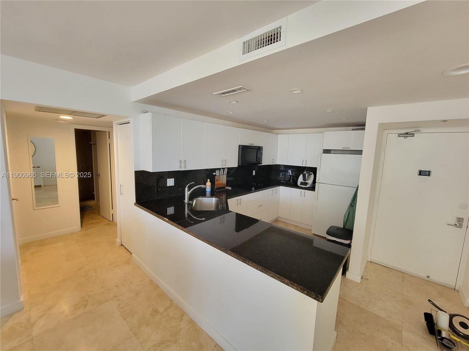 20379 W Country Club Drive 539 — photo 8