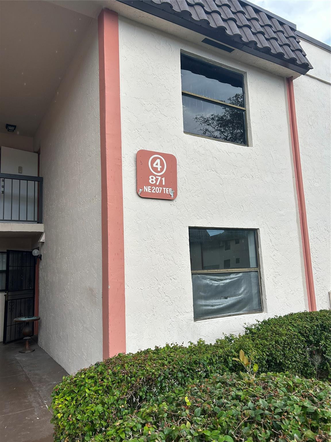 871 NE 207th Terrace 102, Miami, FL 33179