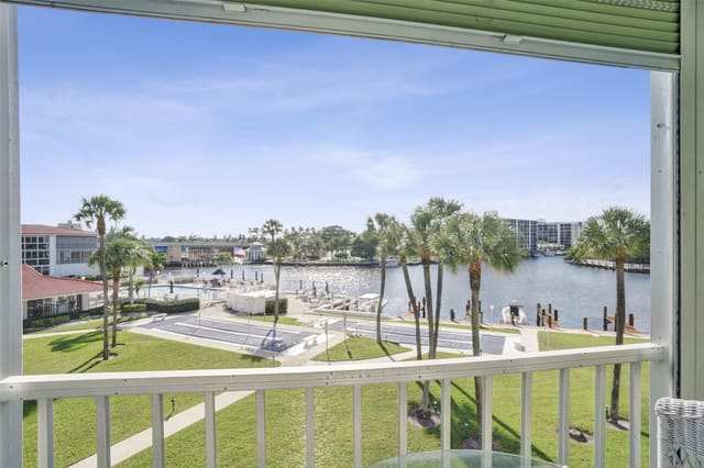 105 NE 19th Avenue 352, sold in Penthouse North Condo, Deerfield Beach, FL
