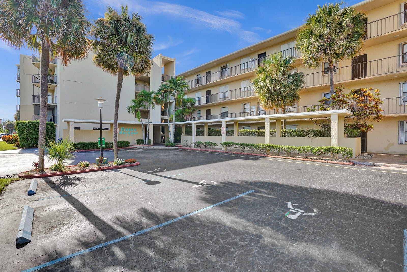 890 N Federal Highway 410 — photo 4