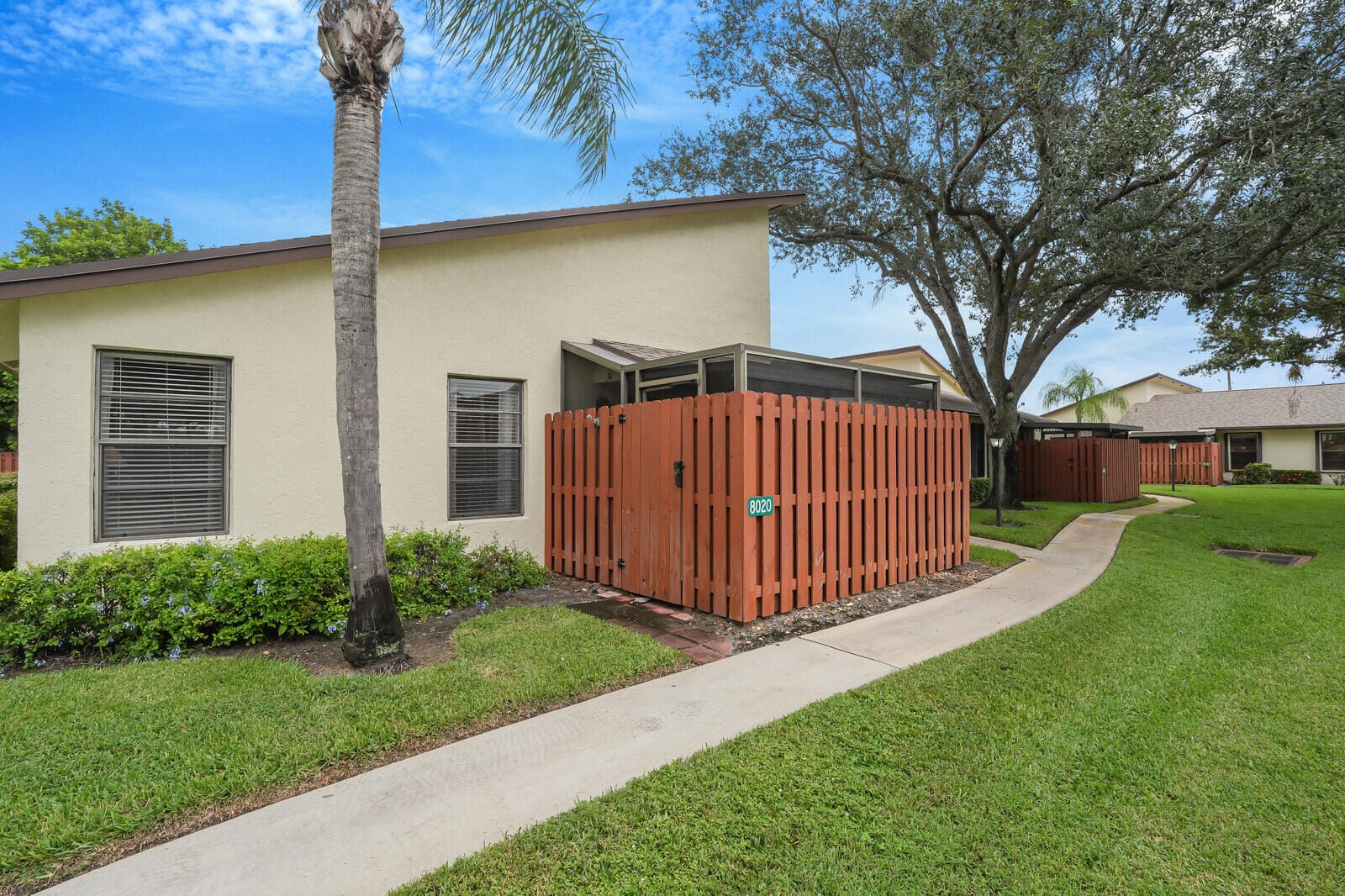 8020 SE Villa Cir — photo 3
